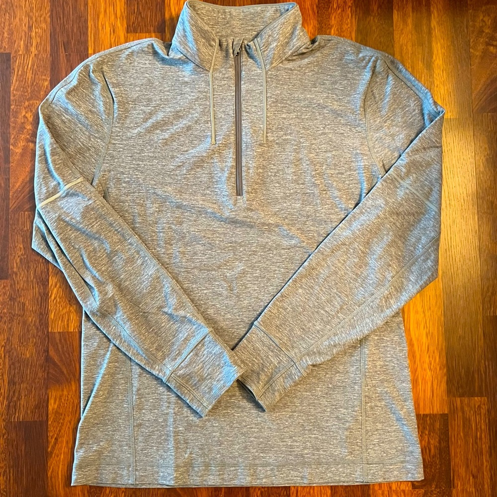 Like new XL Lululemon long sleeve 1/2 zip